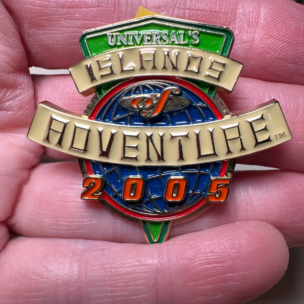 Universal's Islands of Adventure 2005 Pin